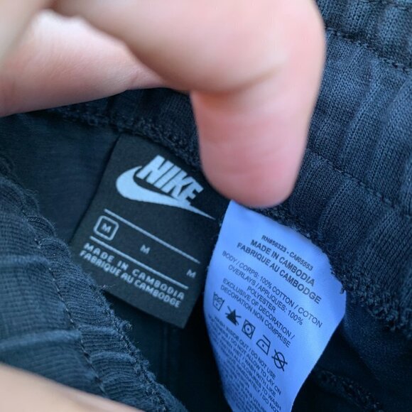 Nike Cargo Shorts Black Medium - Picture 2 of 2